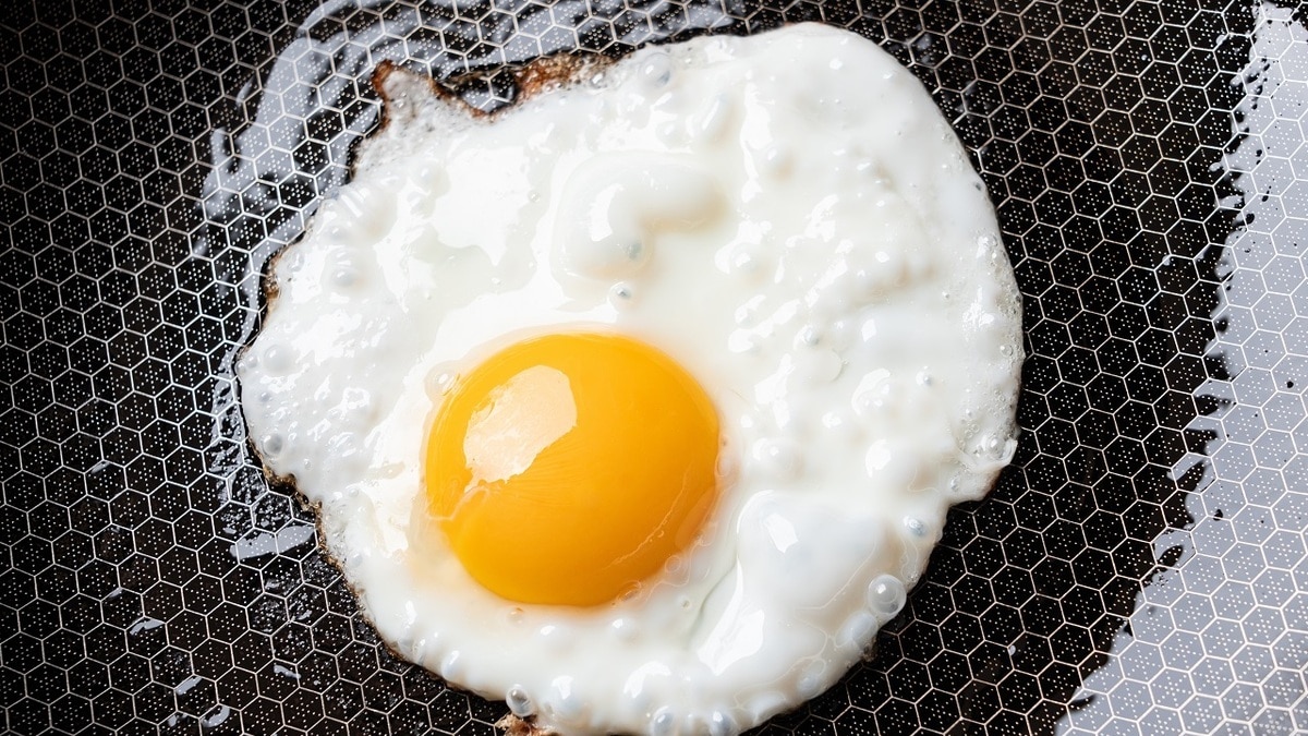 Стало известно, в каких случаях яичница может вызвать рак — вот как правильно ее готовить