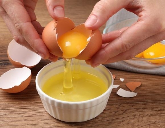 Как хранить оставшиеся яичные белки — сможете использовать их даже через полгода! Как хранить оставшиеся яичные белки — сможете использовать их даже через полгода!
