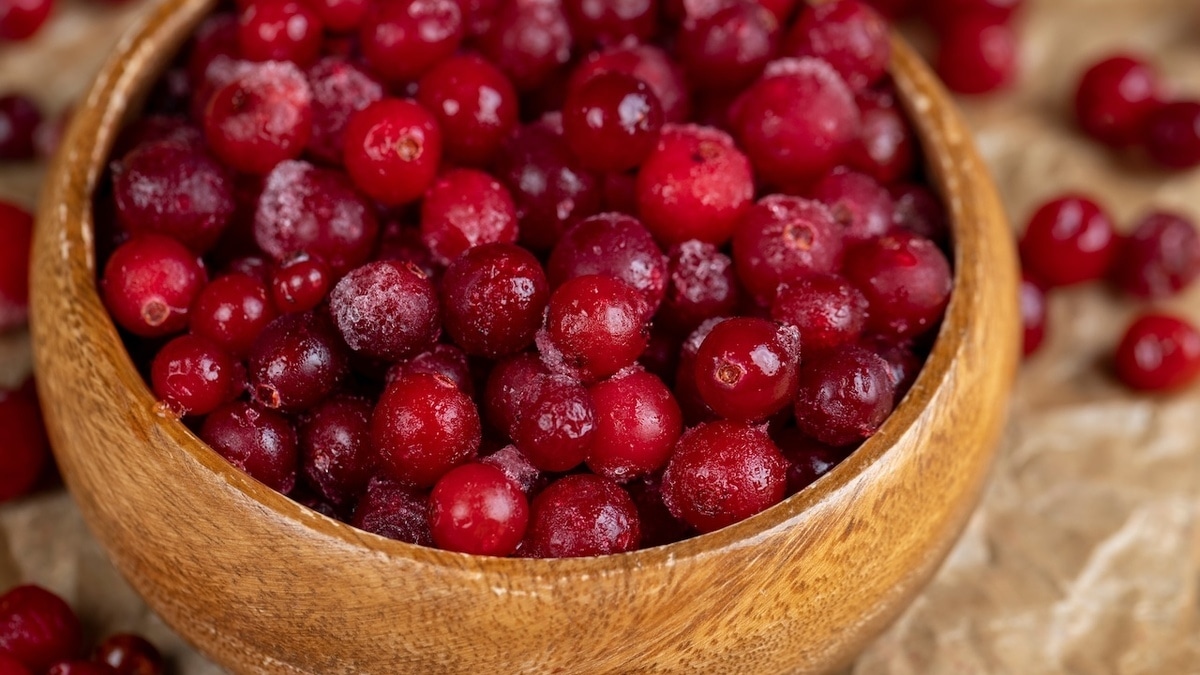 Одна ошибка уничтожает все витамины: стало известно, в каком виде клюква бесполезна