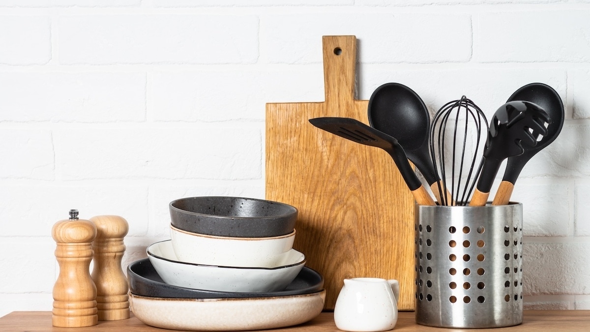 Биохимики назвали самую токсичную кухонную утварь — пора избавиться