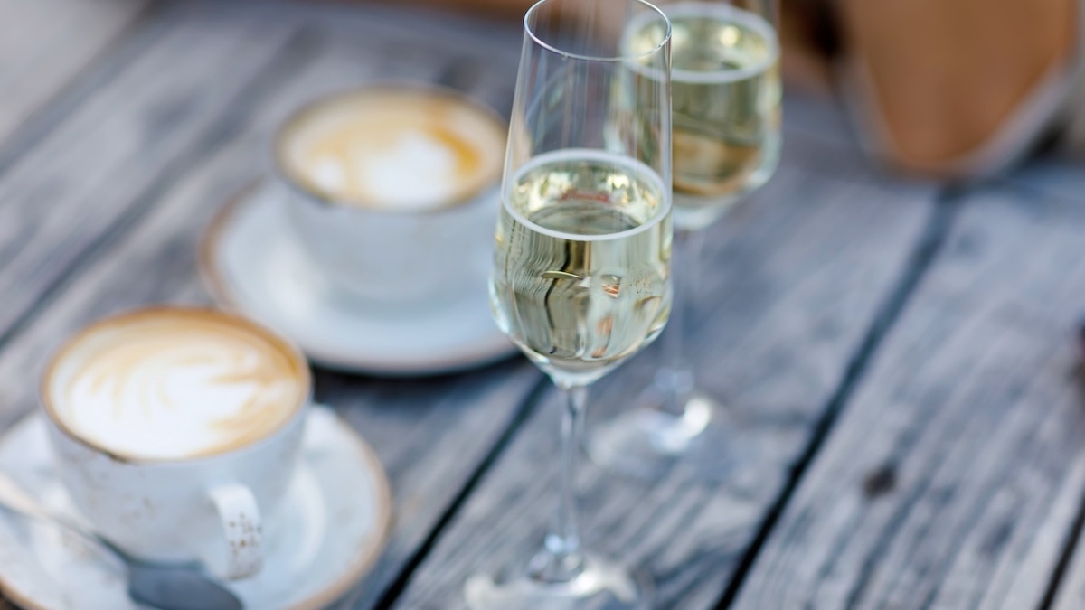 «Эликсиры долголетия»: эти неожиданные напитки продлевают жизнь после 60 лет