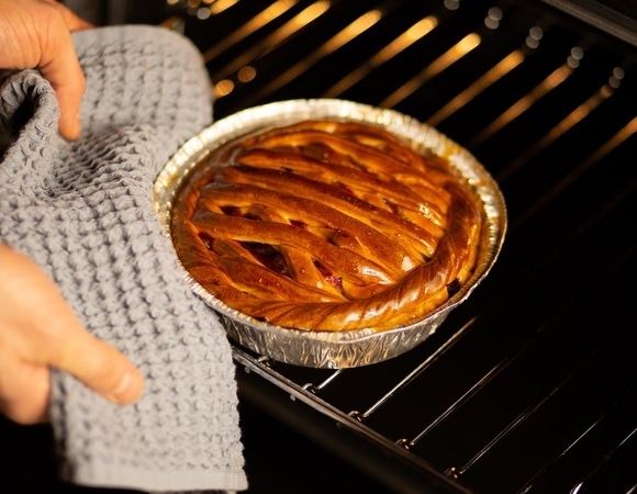 Румяная корочка и красивый глянец: чем смазать выпечку, кроме яиц? Румяная корочка и красивый глянец: чем смазать выпечку, кроме яиц?