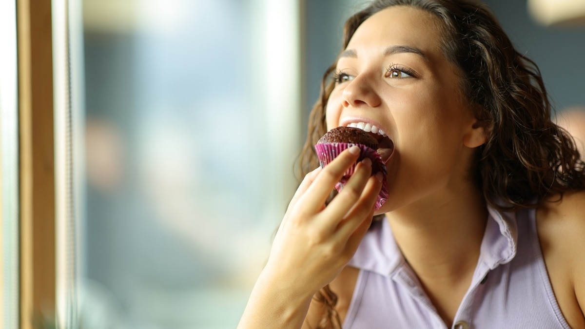 Диетолог Гинзбург назвал самую неочевидную причину повышенного аппетита — вот как это исправить