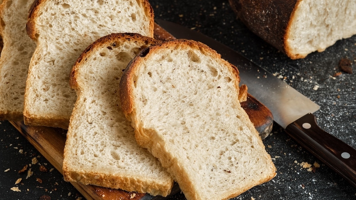 Диетолог назвала 2 категории людей, которым нельзя белый хлеб: всем остальным можно!