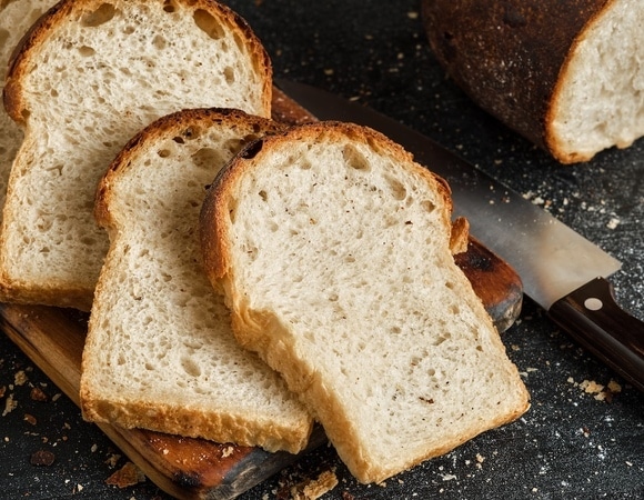 Диетолог назвала 2 категории людей, которым нельзя белый хлеб: всем остальным можно! Диетолог назвала 2 категории людей, которым нельзя белый хлеб: всем остальным можно!