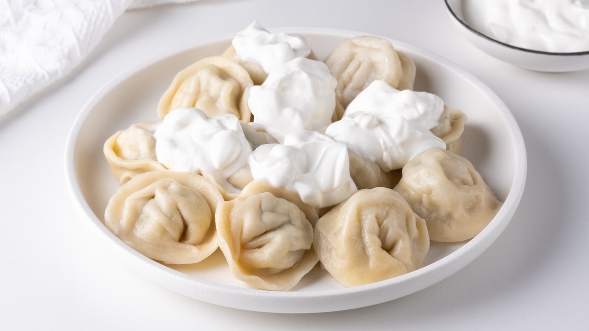 Диетолог Гинзбург объяснил, как сделать даже покупные пельмени полезнее