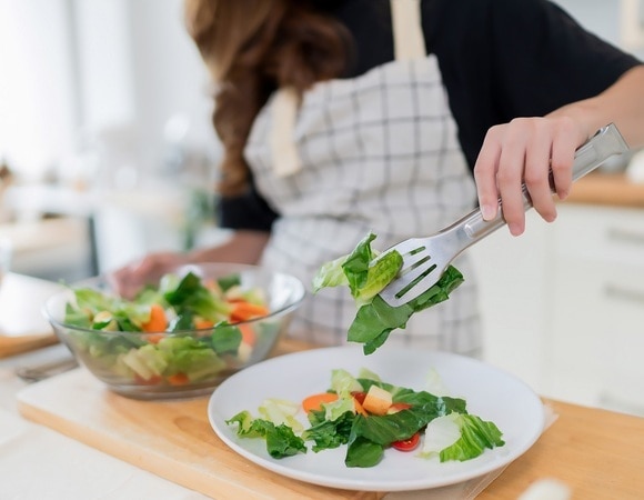 Влияет ли частота приемов пищи на скорость метаболизма? Ответ диетолога расстроит многих худеющих Влияет ли частота приемов пищи на скорость метаболизма? Ответ диетолога расстроит многих худеющих