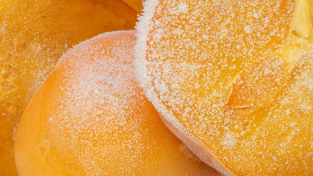 Биолог посоветовал всегда замораживать хурму перед употреблением — зачем?