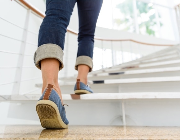 Врач нашел простое упражнение, которое заменит прогулку на 10 тысяч шагов Врач нашел простое упражнение, которое заменит прогулку на 10 тысяч шагов