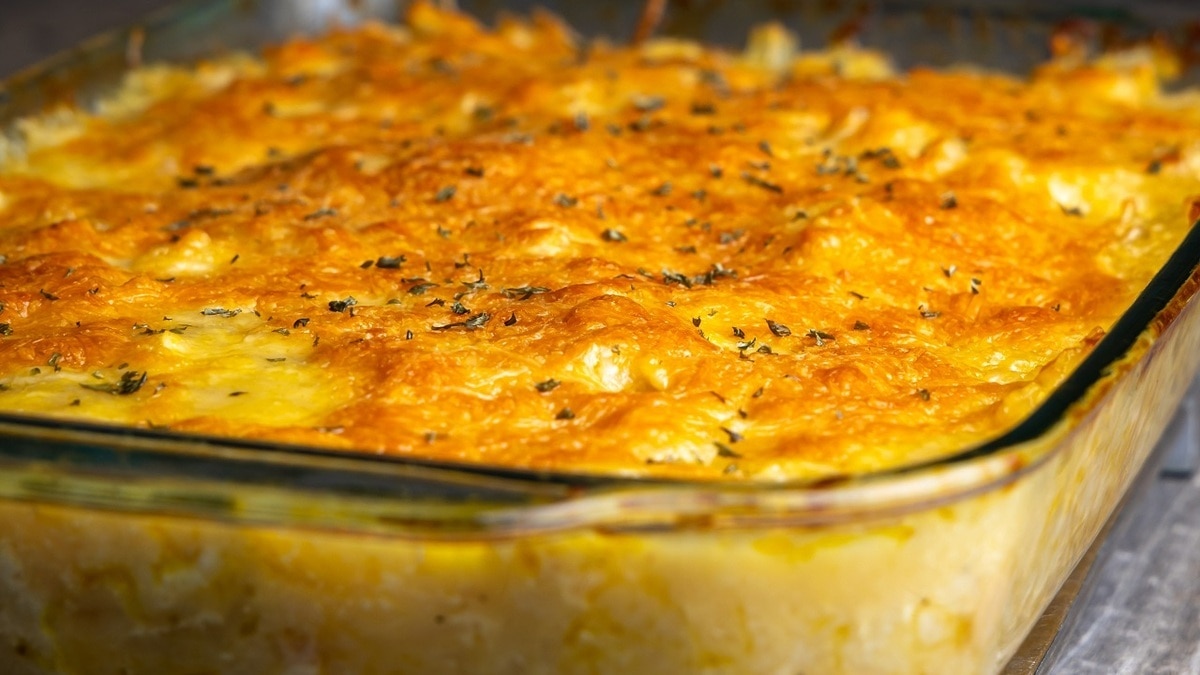 Для семейного обеда: рецепт пирога с рисом и рыбой без теста