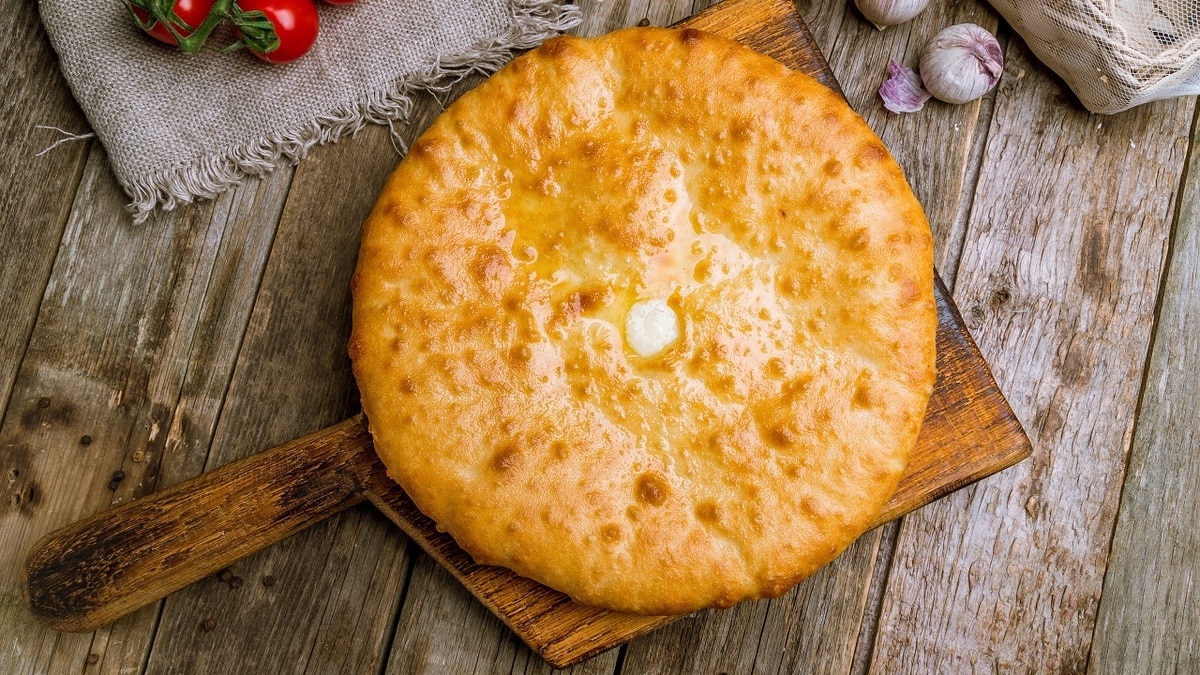 Как приготовить тесто для осетинских пирогов: простой рецепт с точным количеством ингредиентов Как приготовить тесто для осетинских пирогов: простой рецепт с точным количеством ингредиентов