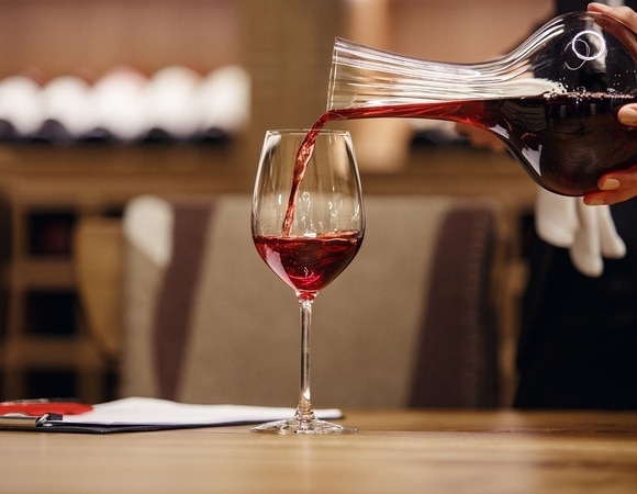 Как пить вино с пользой для здоровья? Эксперт раскрыл «стратегию» долгожителей