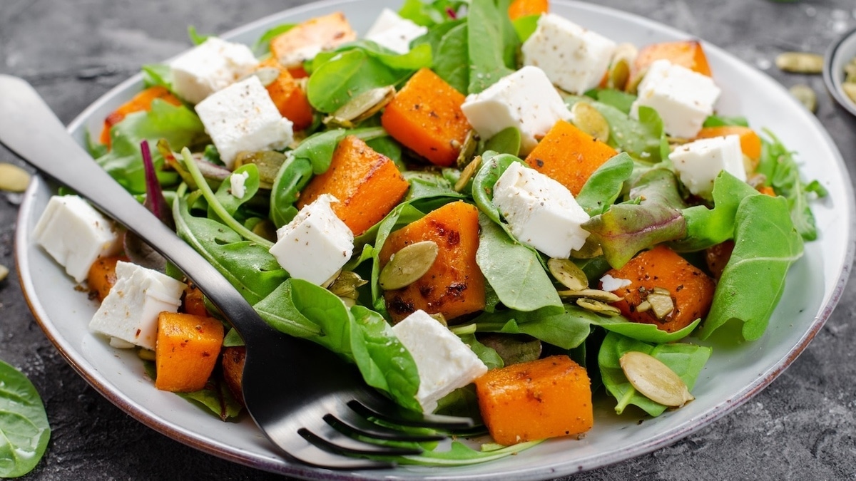 Рецепт теплого салата с тыквой и фетой — блюдо как в ресторане готовится за 30 минут Рецепт теплого салата с тыквой и фетой — блюдо как в ресторане готовится за 30 минут