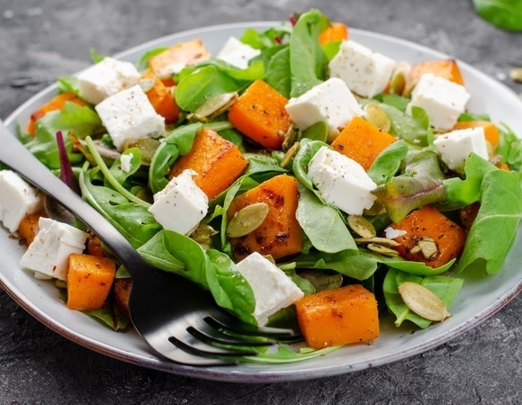 Рецепт теплого салата с тыквой и фетой — блюдо как в ресторане готовится за 30 минут Рецепт теплого салата с тыквой и фетой — блюдо как в ресторане готовится за 30 минут