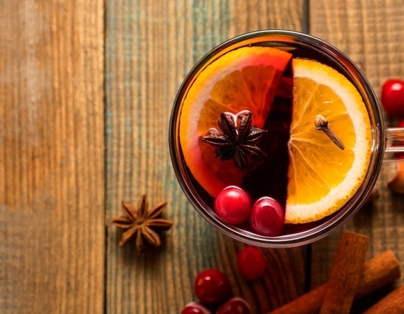 Опытные кулинары предлагают сделать глинтвейн на гранатовом соке — лучше, чем на вине 