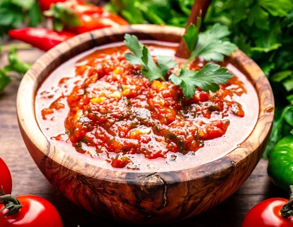 Сколько можно хранить готовую аджику в холодильнике, чтобы не навредить организму Сколько можно хранить готовую аджику в холодильнике, чтобы не навредить организму