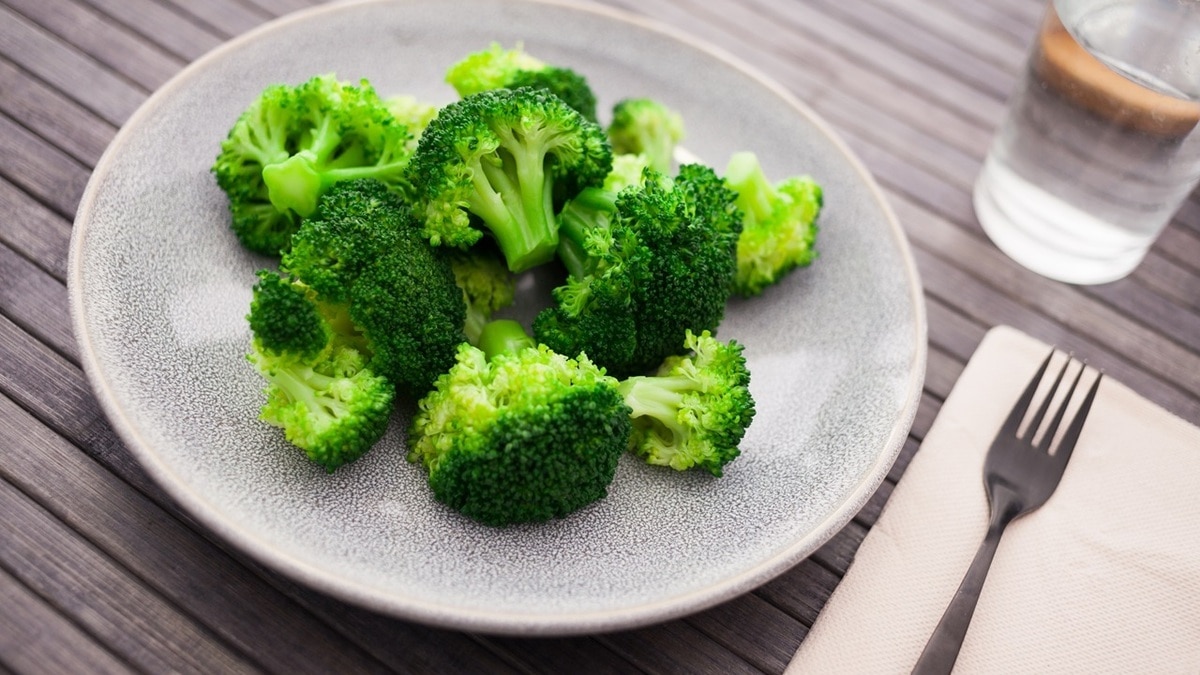 Для профилактики инфарктов и инсультов: брокколи нужно есть правильно, пояснил доктор Мясников