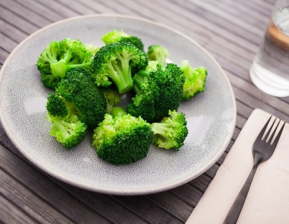 Для профилактики инфарктов и инсультов: брокколи нужно есть правильно, пояснил доктор Мясников Для профилактики инфарктов и инсультов: брокколи нужно есть правильно, пояснил доктор Мясников