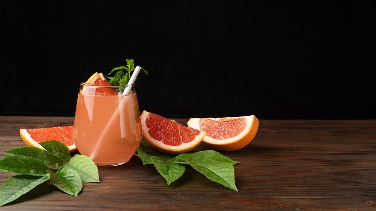 При употреблении грейпфрутового сока нужно знать норму, напомнил доктор Мясников