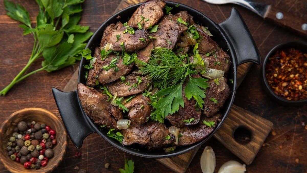 Какие субпродукты можно есть? Диетолог напомнила о пользе блюд из сердца, печени и не только