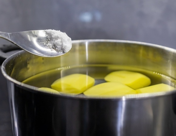 Что будет, если посолить картофель в самом начале приготовления? Что будет, если посолить картофель в самом начале приготовления?