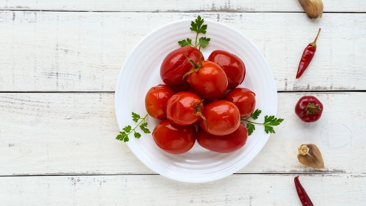 Как замариновать магазинные томаты в несезон — самый быстрый рецепт Как замариновать магазинные томаты в несезон — самый быстрый рецепт