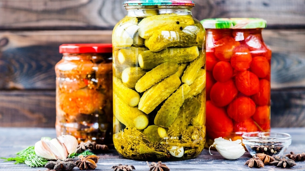 Елена Малышева предупредила о рисках при употреблении домашних разносолов —  на что обратить внимание