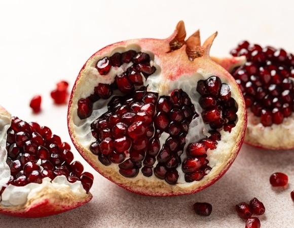 Самый сок: 3 совета, благодаря которым начатый гранат не высохнет на следующий день 