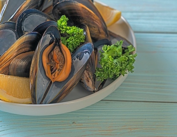 Как правильно чистить мидии, чтобы потом не отравиться: пошаговая инструкция Как правильно чистить мидии, чтобы потом не отравиться: пошаговая инструкция