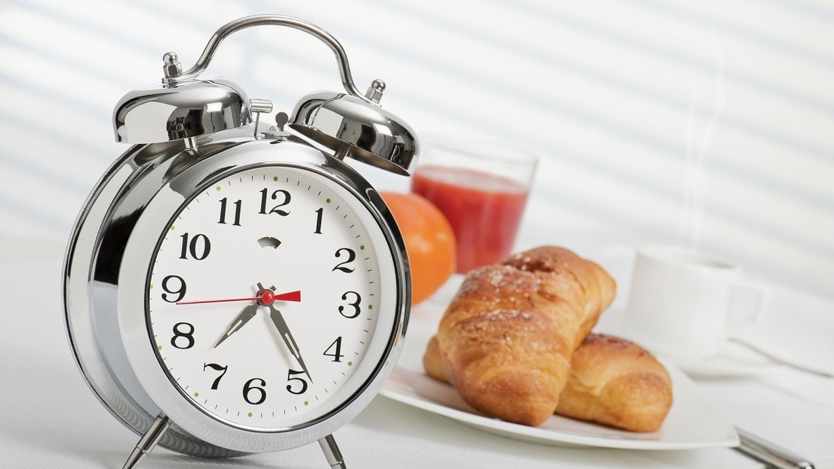 Названо идеальное время для завтрака —  «жаворонкам» придется перестраиваться