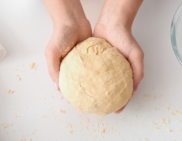 Идеально для пирожков: как приготовить тесто на ряженке