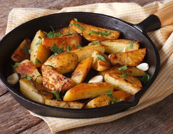 Как жарить картошку до хрустящей корочки и золотистого цвета — пошаговый рецепт приготовления Как жарить картошку до хрустящей корочки и золотистого цвета — пошаговый рецепт приготовления