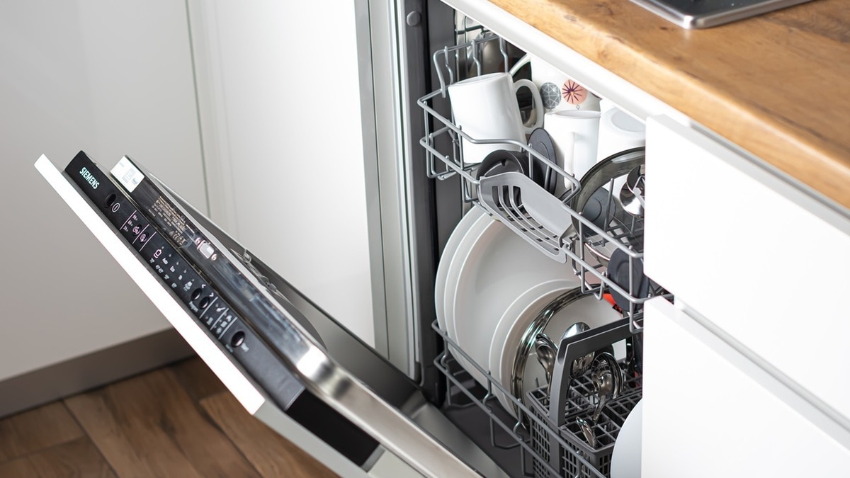 Щетки от пылесоса, детские игрушки и не только: неожиданные вещи, которые можно мыть в посудомоечной машине Щетки от пылесоса, детские игрушки и не только: неожиданные вещи, которые можно мыть в посудомоечной машине