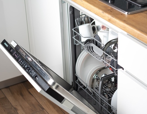 Щетки от пылесоса, детские игрушки и не только: неожиданные вещи, которые можно мыть в посудомоечной машине Щетки от пылесоса, детские игрушки и не только: неожиданные вещи, которые можно мыть в посудомоечной машине