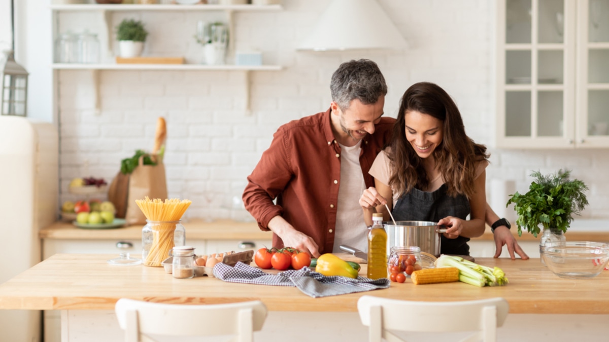 Кашу маслом — испортишь: 6 популярных мифов о еде, которые опровергает доктор Мясников Кашу маслом — испортишь: 6 популярных мифов о еде, которые опровергает доктор Мясников