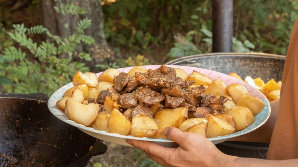 Картофель с мясом медленно губит наш организм: как правильно сочетать продукты, чтобы сохранить здоровье Картофель с мясом медленно губит наш организм: как правильно сочетать продукты, чтобы сохранить здоровье