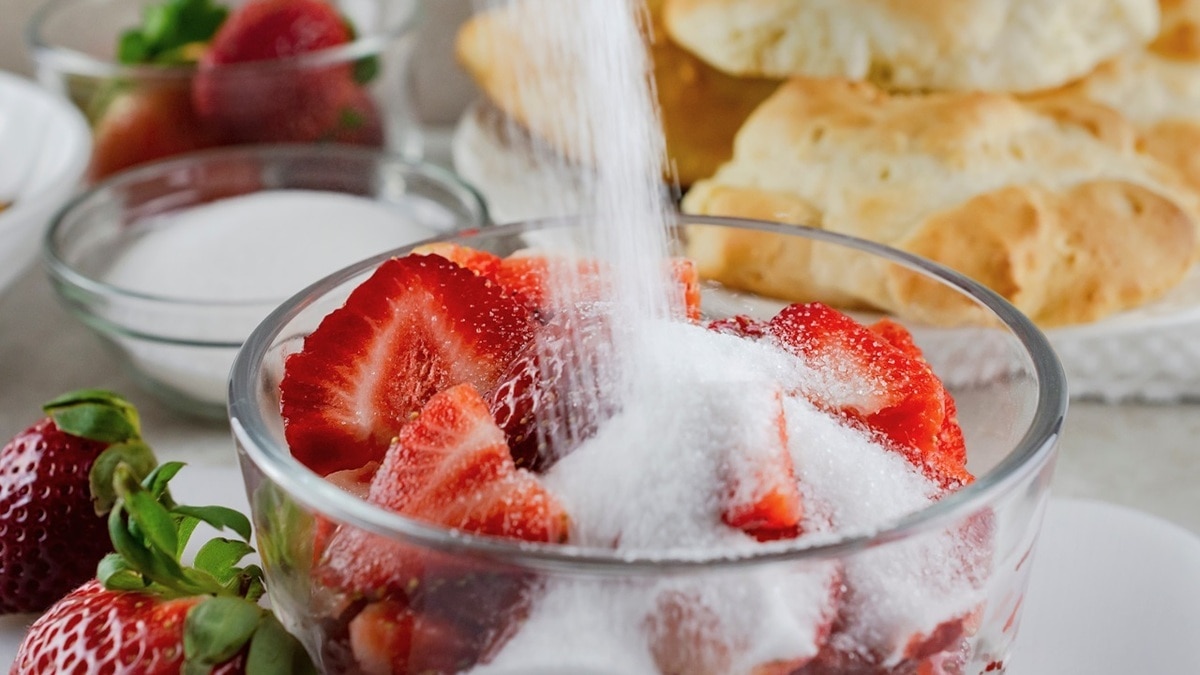 Отказ всего от одного продукта сделает кожу упругой — теледоктор Мясников обрадовал женщин