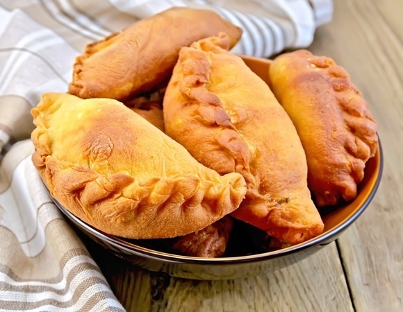 Начинка для пирожков — рис, лук и яйца создадут неповторимый вкусовой букет Начинка для пирожков — рис, лук и яйца создадут неповторимый вкусовой букет