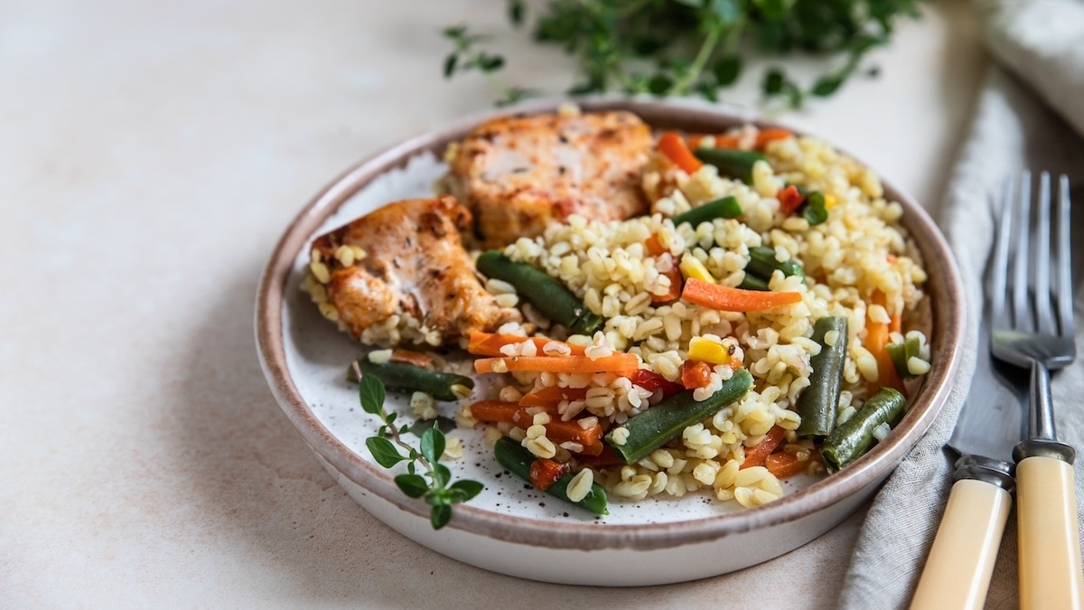 Диетолог Гинзбург назвал самую переоцененную крупу: ее совсем не обязательно включать в рацион