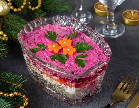 Самое опасное блюдо новогоднего стола? Что говорят Мясников и Малышева о всеми любимой «селедке под шубой»