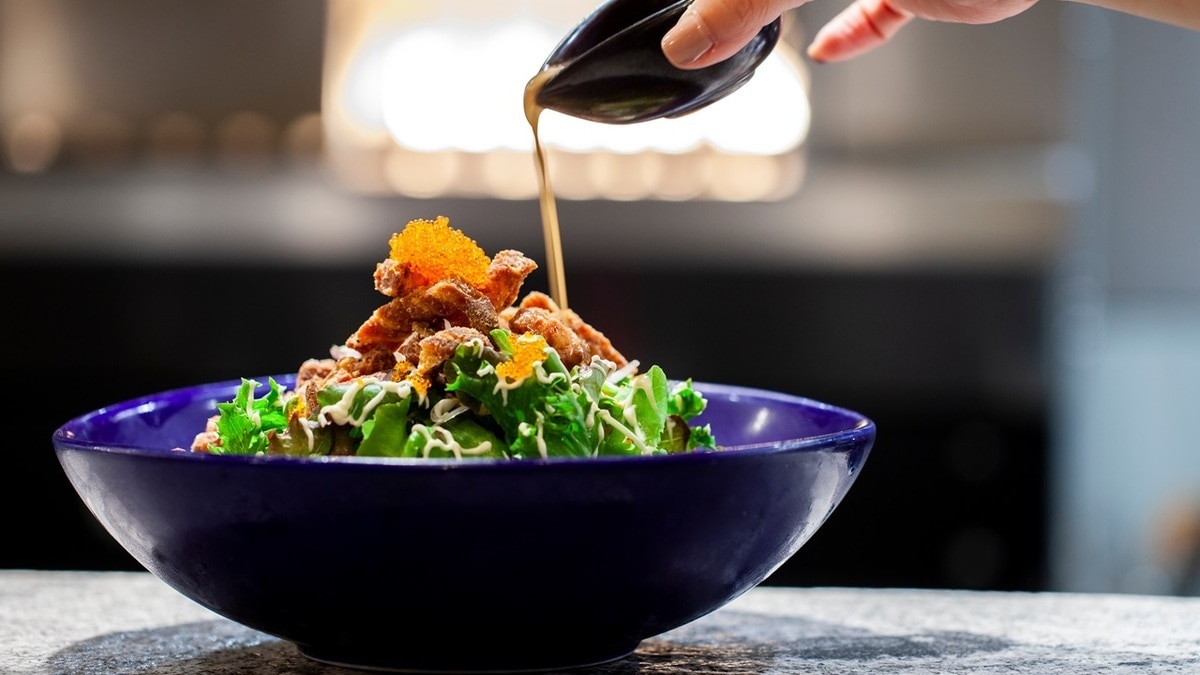 Доктор Мясников готовит только такую заправку к салатам — это самый настоящий «соус долголетия» Доктор Мясников готовит только такую заправку к салатам — это самый настоящий «соус долголетия»