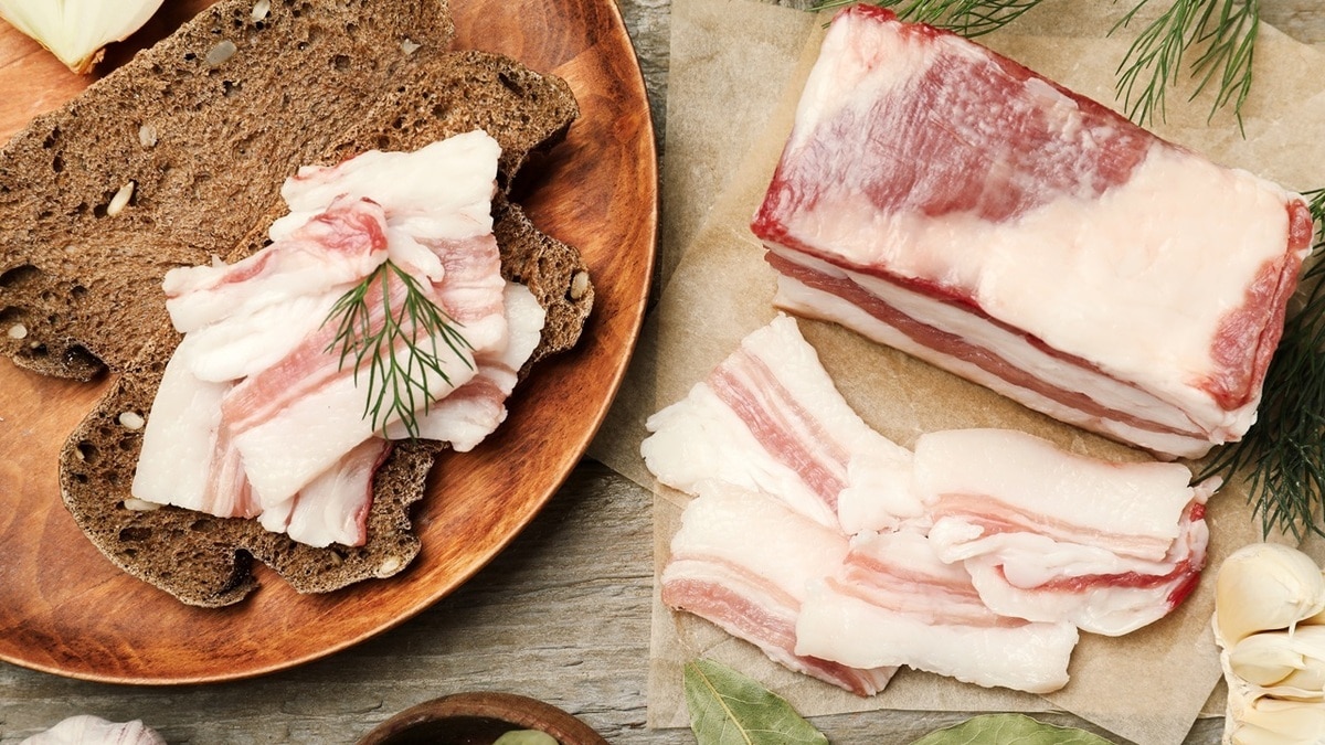 Засолка сала в тузлуке идеальна к борщу и бутербродам — оценят все мужчины