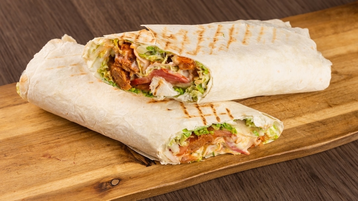 Как приготовить постную шаурму — с такой начинкой получится невероятно вкусно