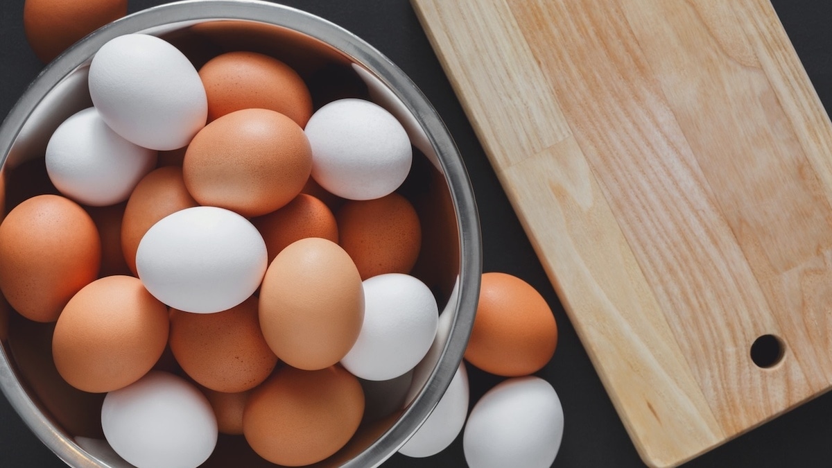 Какие яйца полезнее: белые или коричневые?