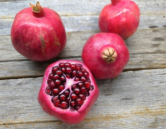 Кому обязательно нужно есть гранат — стабилизирует женские гормоны и усмирит инсулин