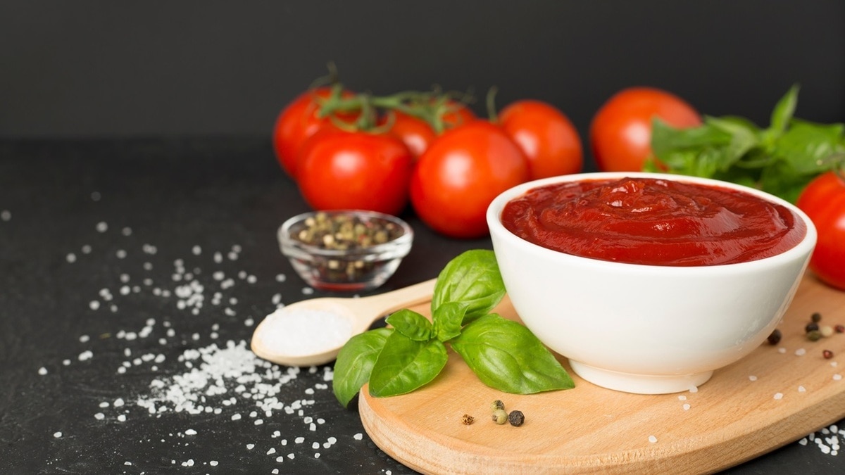 Домашний кетчуп снизит риски серьезных заболеваний — вот как его готовит известный врач