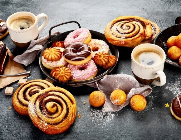 Почему не нужно отказываться от сладкого — диетолог дала неожиданный ответ Почему не нужно отказываться от сладкого — диетолог дала неожиданный ответ