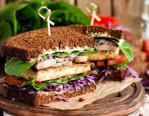 Какой бутерброд можно сделать на завтрак? Колбасу и сыр советуют отложить в сторону Какой бутерброд можно сделать на завтрак? Колбасу и сыр советуют отложить в сторону