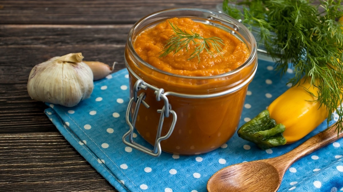 Теледоктор Мясников обозначил, чем полезна кабачковая икра