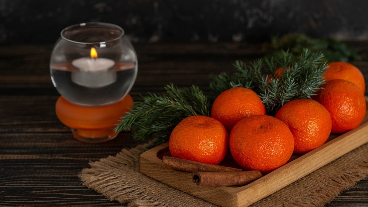 Новогоднее украшение на стол своими руками — праздничные композиции легко сделать за пару минут